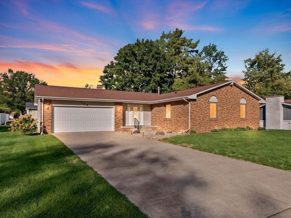 104 Surrey Court, Monticello, IL 61856