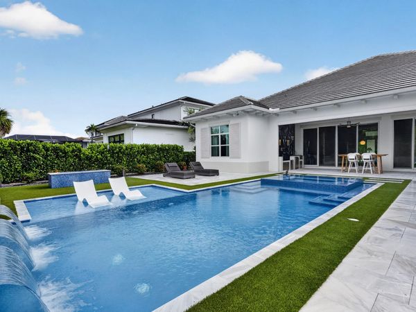 9372 Coral Isles Circle, Palm Beach Gardens, FL 33412