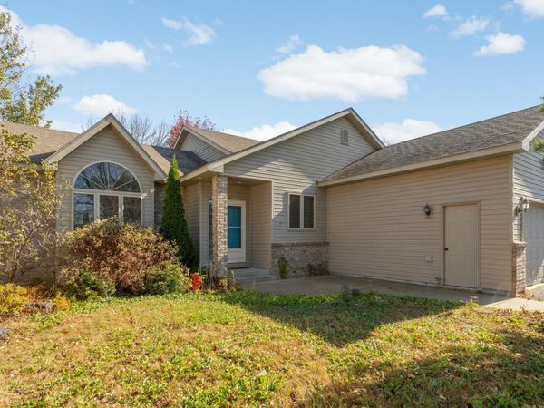 933 Ivy Hills Road, Belle Plaine, MN 56011