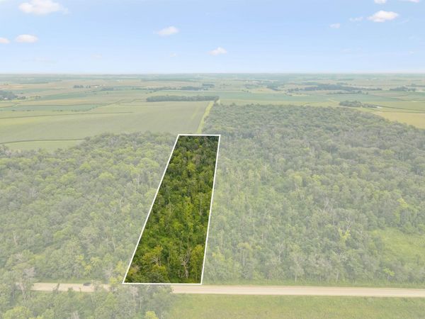 1882 Timber Road, Calmar, IA 52132