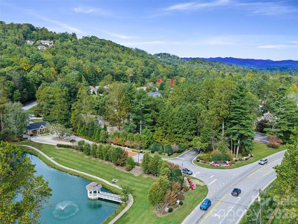55 High Fields Court , Hendersonville, NC 28791