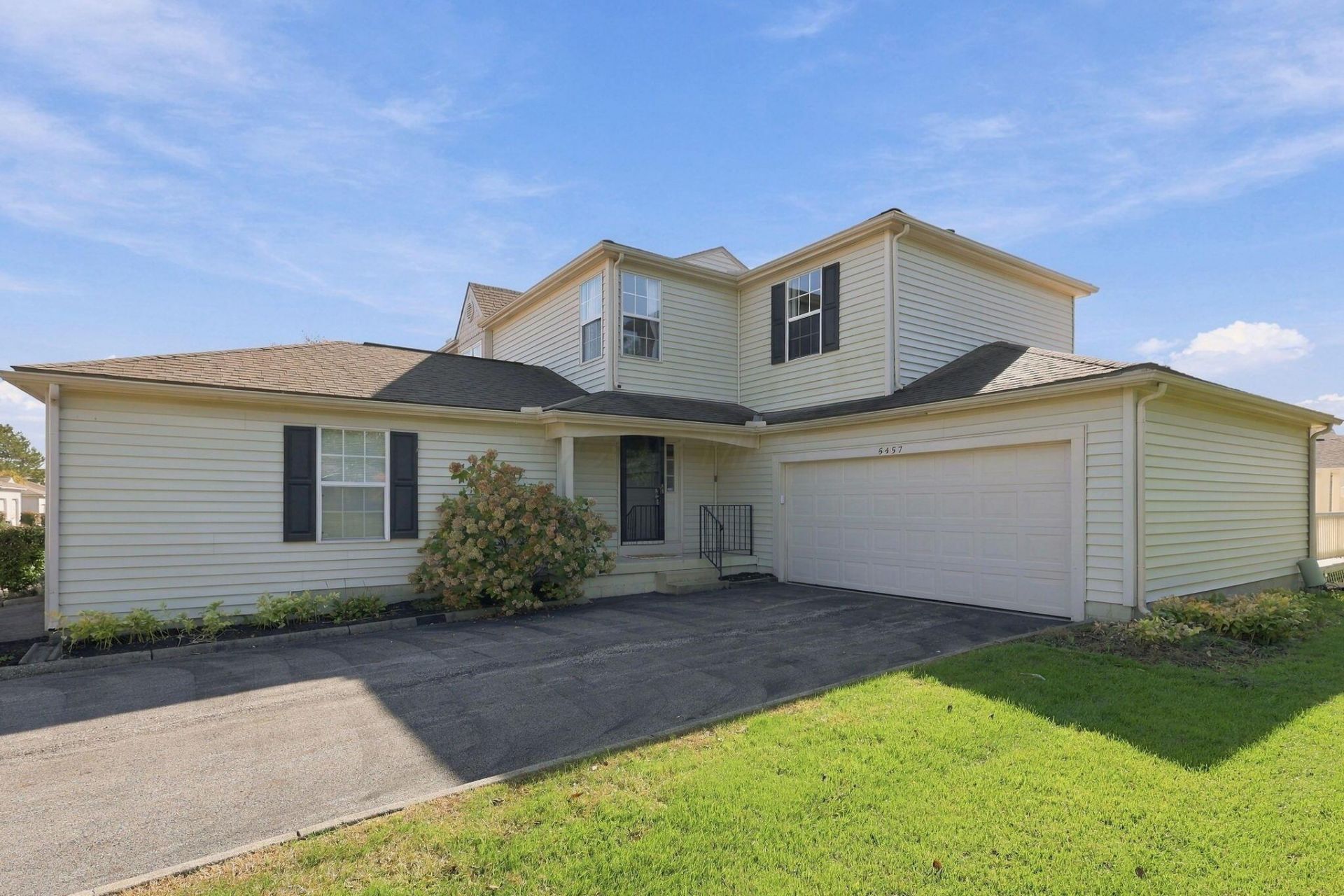 5457 Ambrosia Avenue, Unit 29D, Columbus, OH 43235 Main Photo