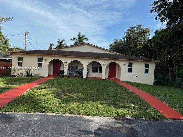 4464 SW 51 Street , Unit B, Dania Beach, FL 33314