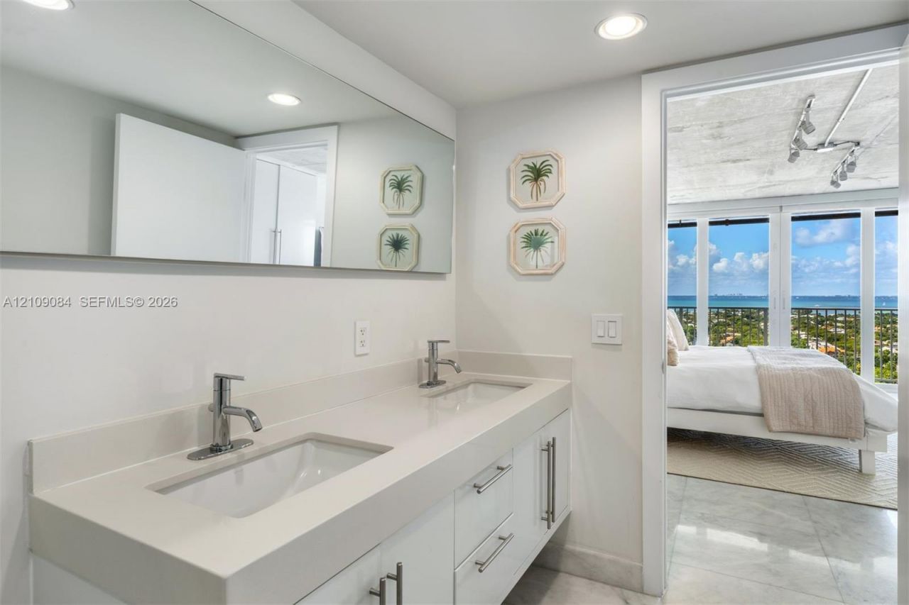 881 Ocean Dr, Unit 23C, Key Biscayne, FL 33149 Photo