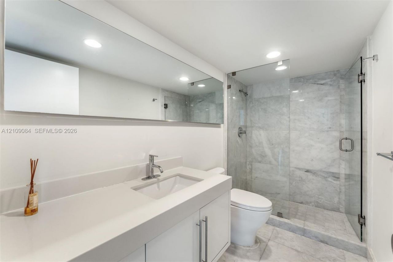 881 Ocean Dr, Unit 23C, Key Biscayne, FL 33149 Photo