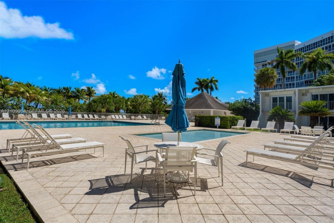 881 Ocean Dr, Unit 23C, Key Biscayne, FL 33149 Photo