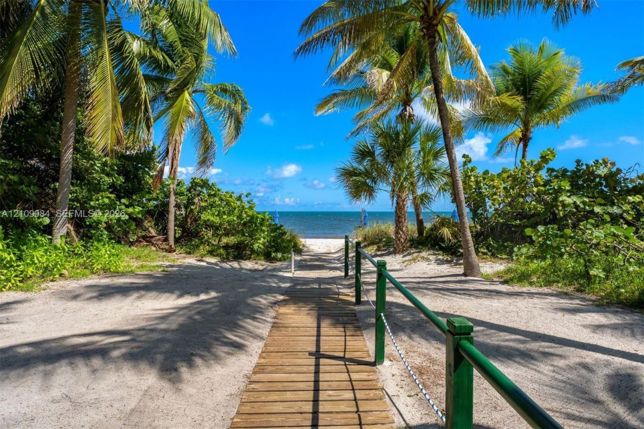 881 Ocean Dr, Unit 23C, Key Biscayne, FL 33149 Photo