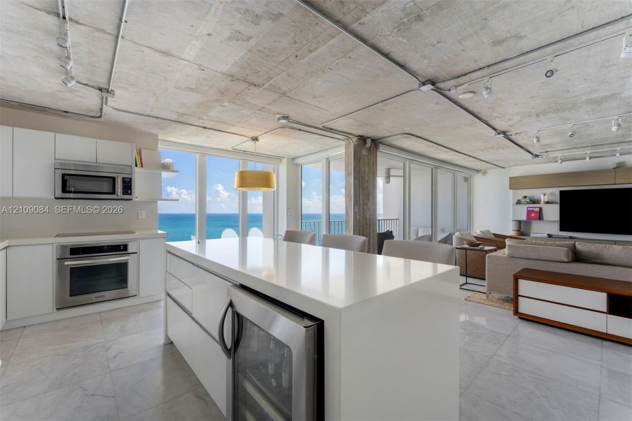 881 Ocean Dr, Unit 23C, Key Biscayne, FL 33149 Photo