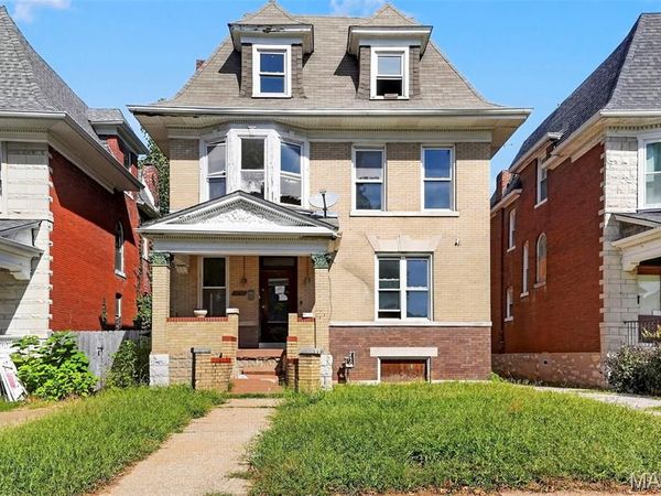 5639 Bartmer Avenue, St Louis, MO 63112