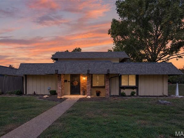 1363 Heritage Landing, Unit A, St Charles, MO 63303
