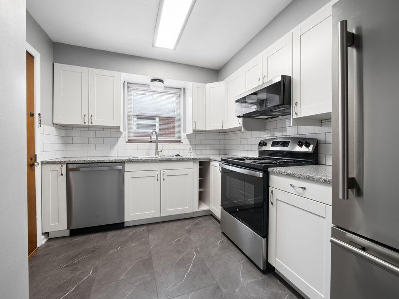 1796 Northwest Boulevard, Unit A & B, Columbus, OH 43212 Photo 7
