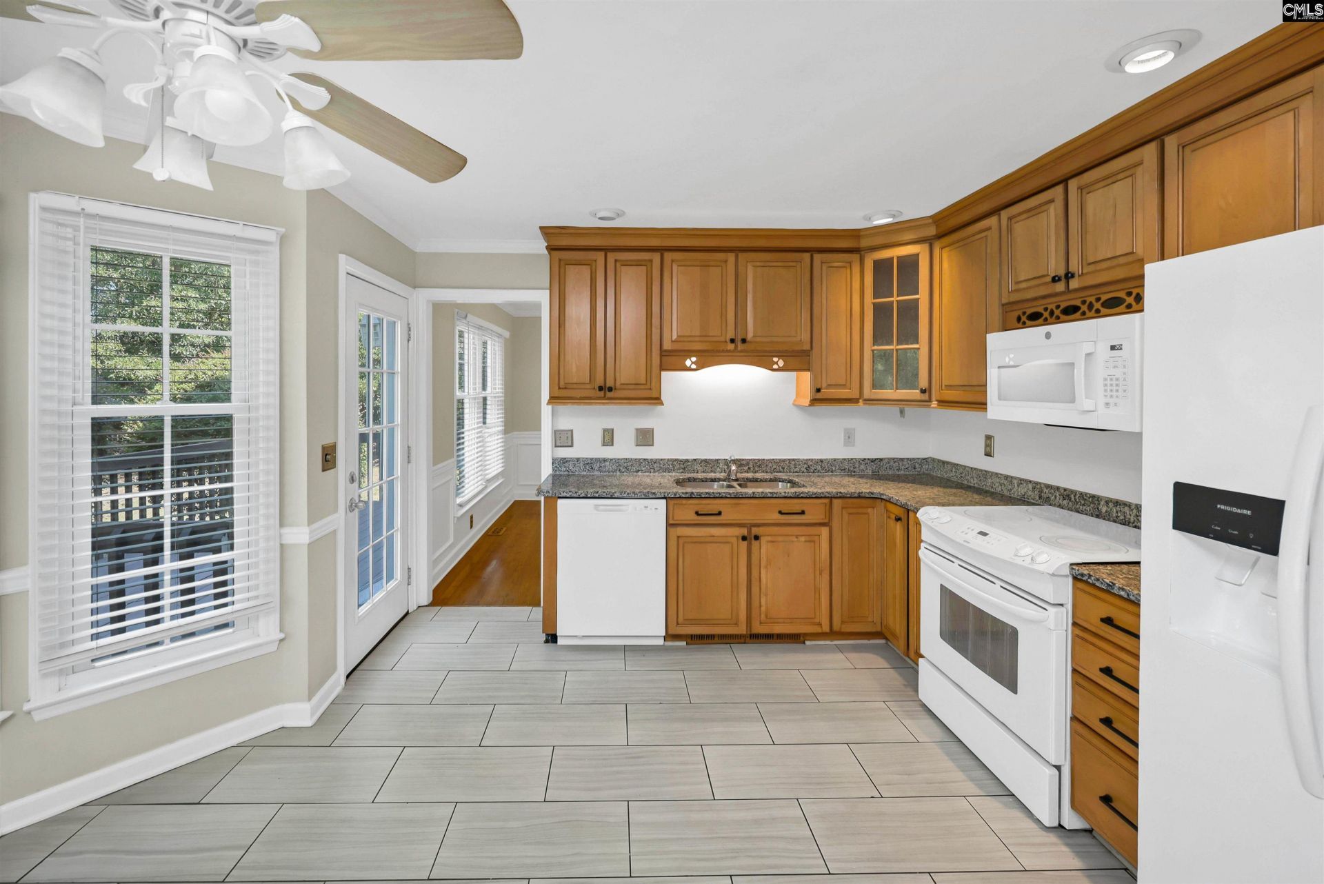 141 Brook Hollow Drive  Photo 11
