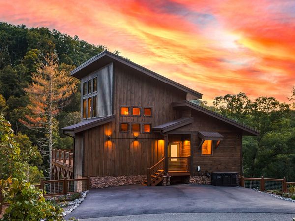 2139 Coopers Hawk Way , Sevierville, TN 37862