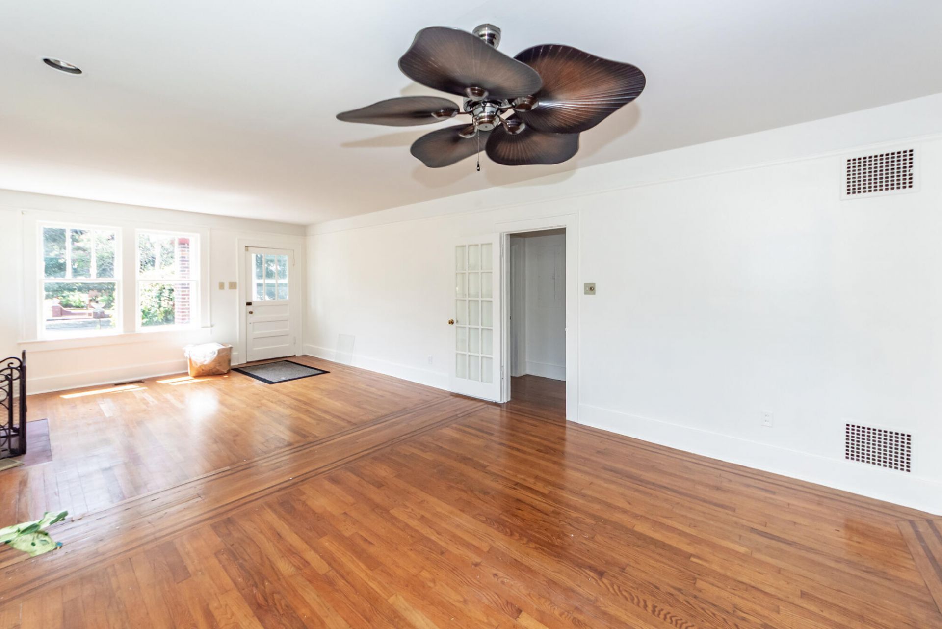 25 8th Avenue Photo 10