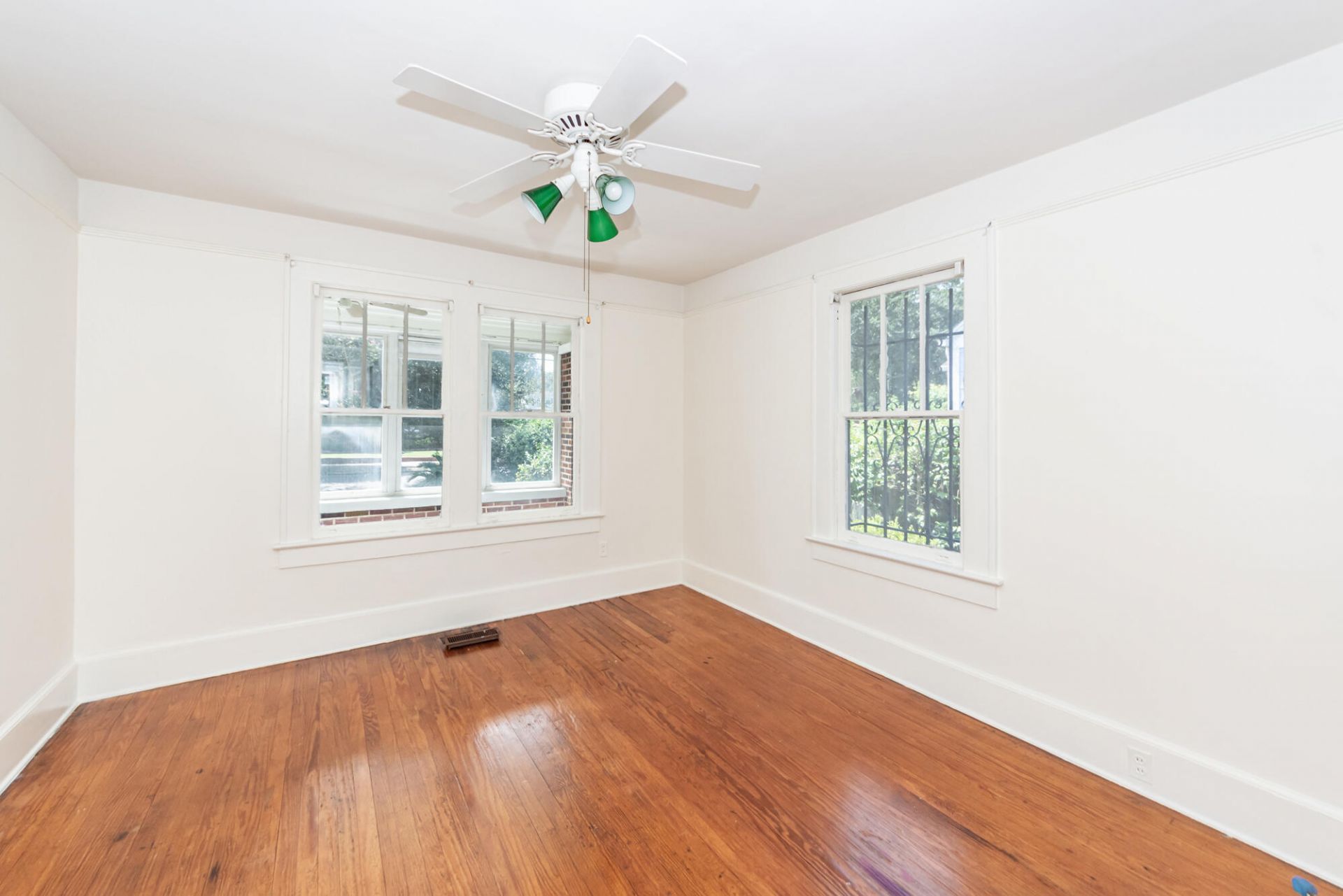 25 8th Avenue Photo 19
