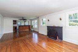 25 8th Avenue photo 4