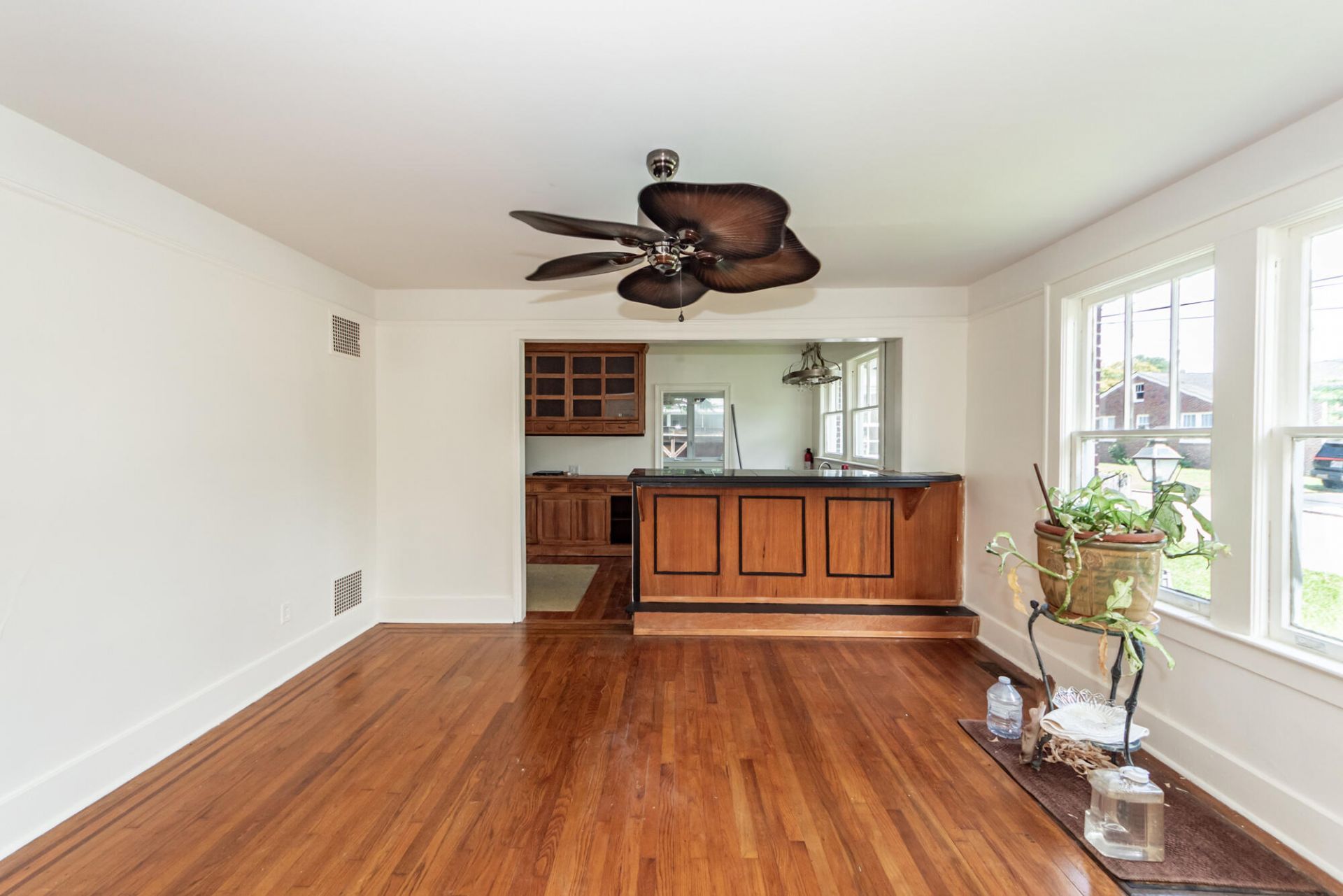 25 8th Avenue Photo 8