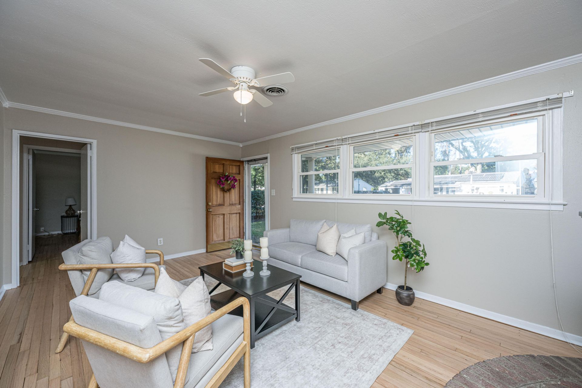 1236 Hawthorne Circle Photo 4
