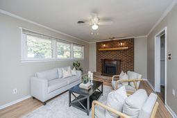1236 Hawthorne Circle photo 4