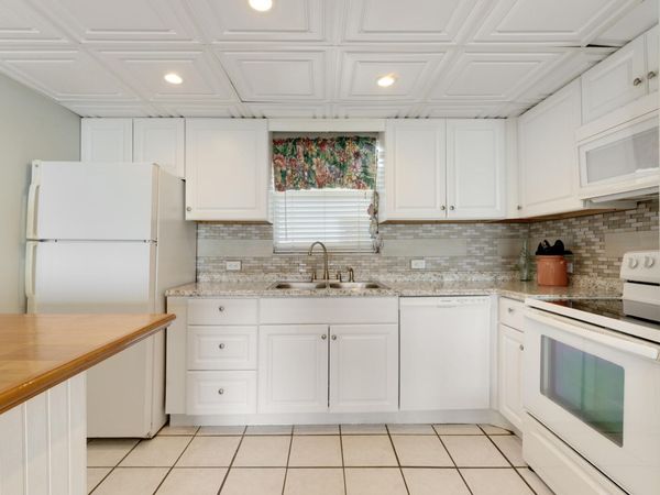 200 Wrenn Street, Unit APT 601, Tavernier, FL 33070