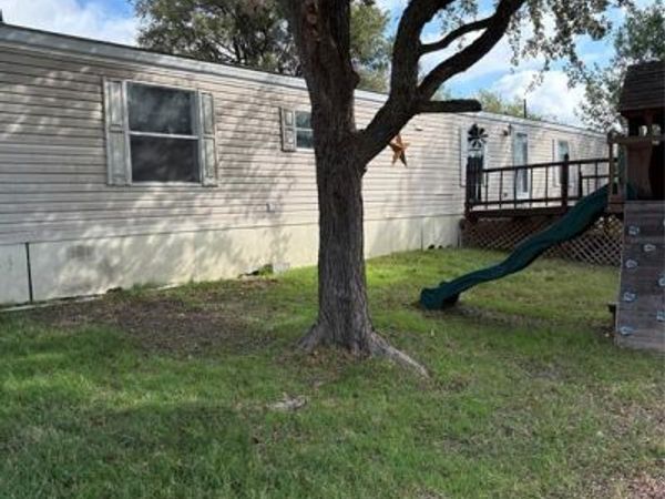 203 S Mountain Ridge, Cresson, TX 76035