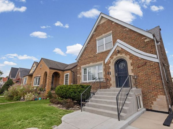 5922 S Karlov Avenue , Chicago, IL 60629
