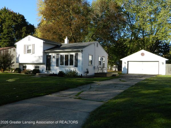 6922 Calson Drive, Lansing, MI 48911