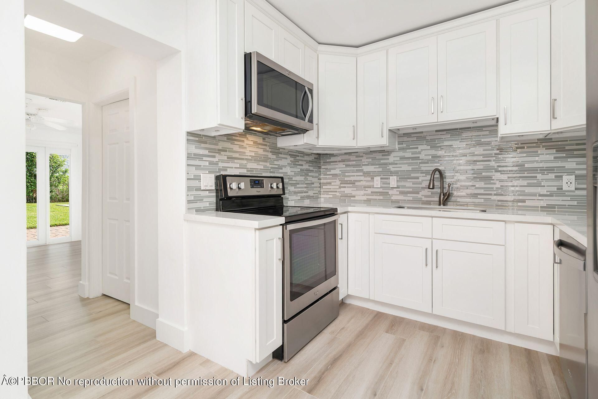 135 Edgewood Drive, West Palm Beach, FL 33405 Photo