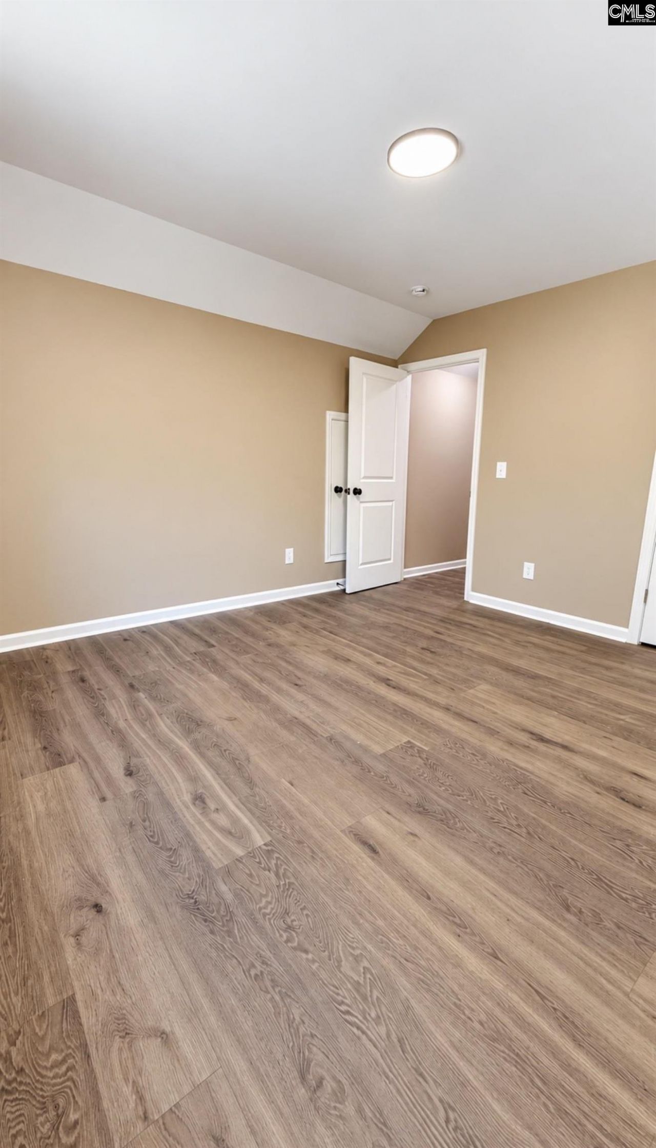 438 Staffordshire Road Photo 10