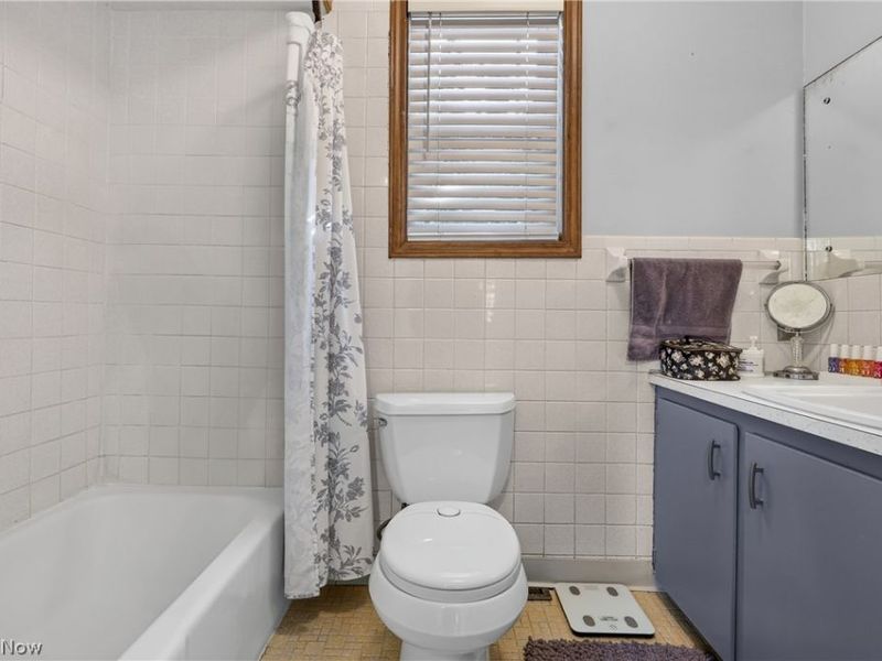 107 N Hartford Avenue , Youngstown, OH 44509 Photo 13