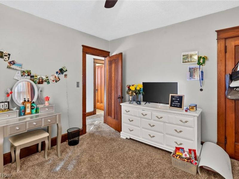 107 N Hartford Avenue , Youngstown, OH 44509 Photo 21