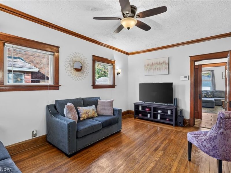 107 N Hartford Avenue , Youngstown, OH 44509 Photo 6