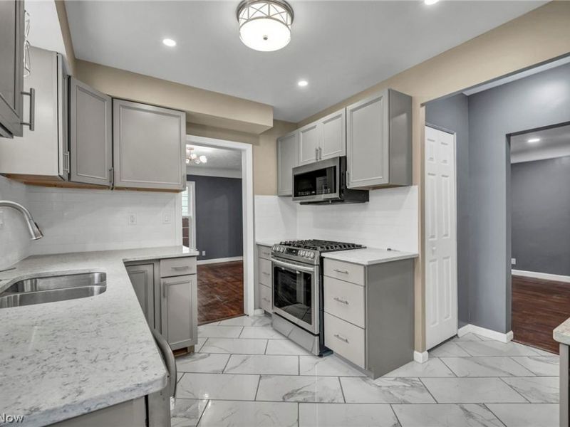 3012 Keswick Road, Cleveland, OH 44120 Photo 17