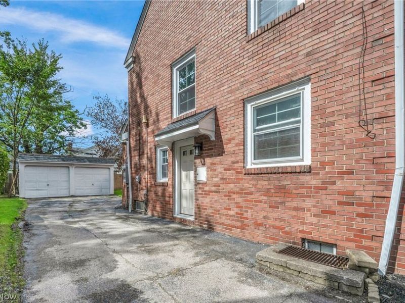 3012 Keswick Road, Cleveland, OH 44120 Photo 4