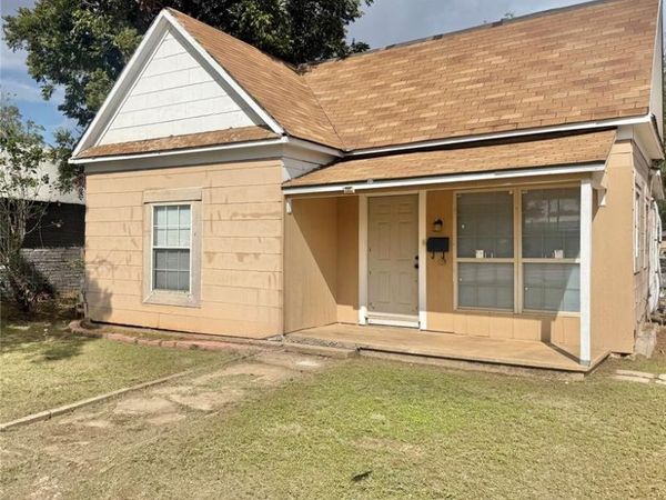 207 E Liveoak Street, Altus, OK 73521