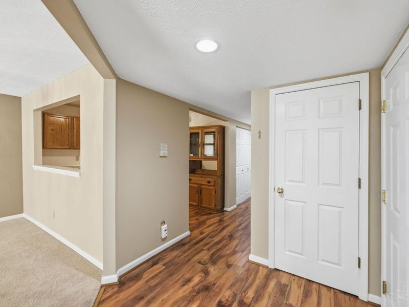 821 Neeb Road, Unit 1, Cincinnati, OH 45238 Photo 2