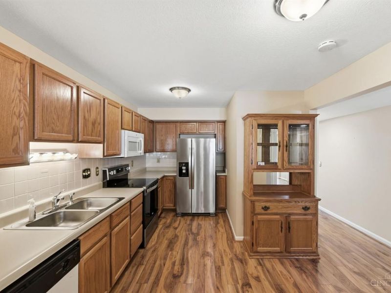 821 Neeb Road, Unit 1, Cincinnati, OH 45238 Photo 3