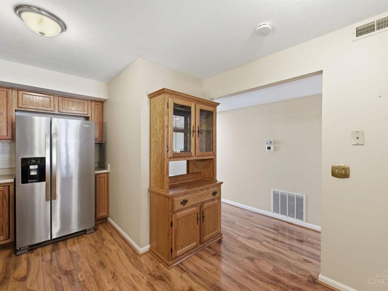 821 Neeb Road, Unit 1, Cincinnati, OH 45238 Photo 4