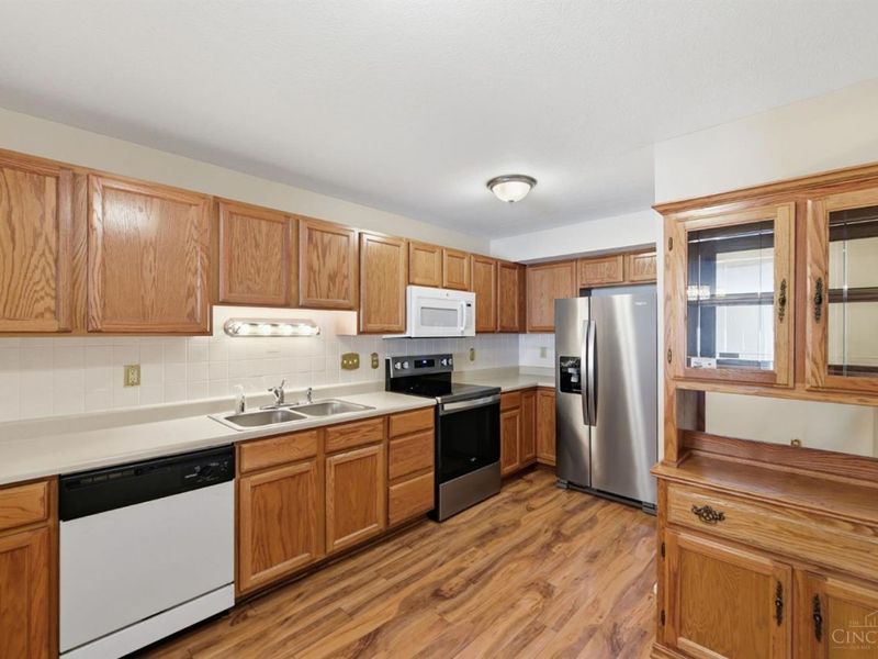 821 Neeb Road, Unit 1, Cincinnati, OH 45238 Photo 5