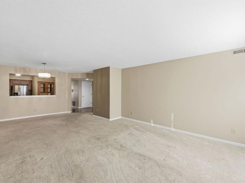 821 Neeb Road, Unit 1, Cincinnati, OH 45238 Photo 9
