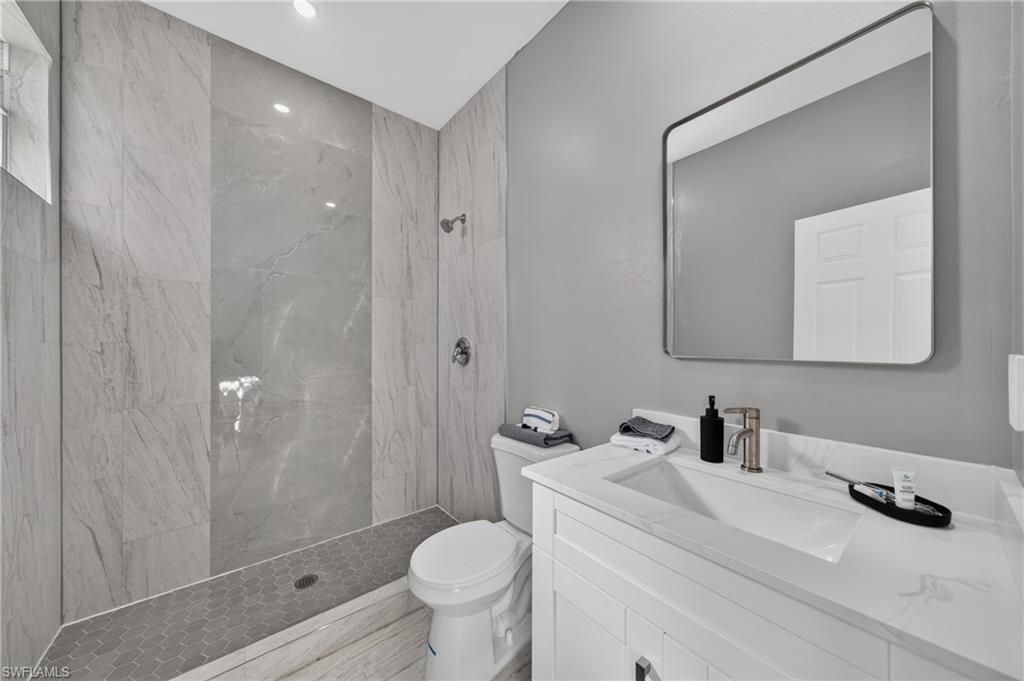13201/203 First St, Fort Myers, FL 33905 Photo