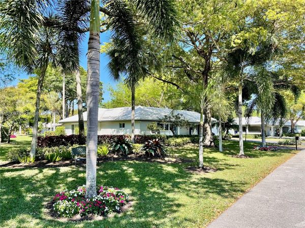 807 E Cypress Ln , Unit V-49, Pompano Beach, FL 33069