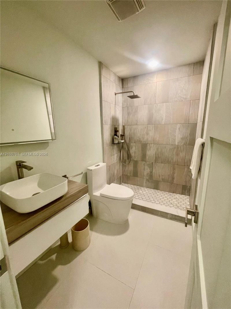807 E Cypress Ln , Unit V-49, Pompano Beach, FL 33069 Photo
