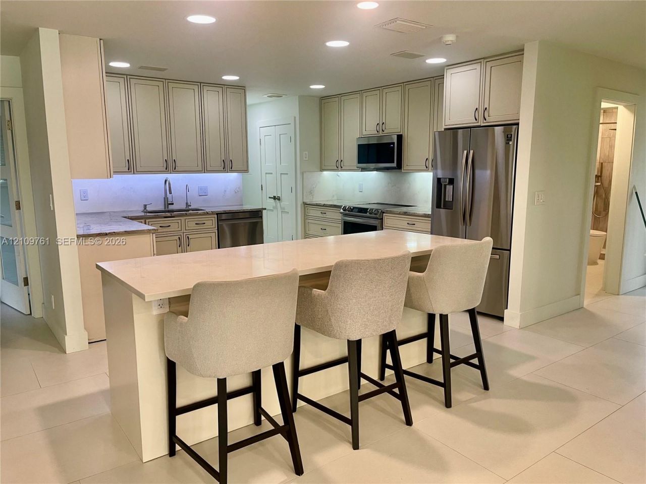 807 E Cypress Ln , Unit V-49, Pompano Beach, FL 33069 Photo