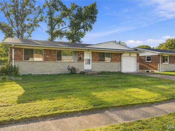 5 Hammes Drive , Florissant, MO 63031