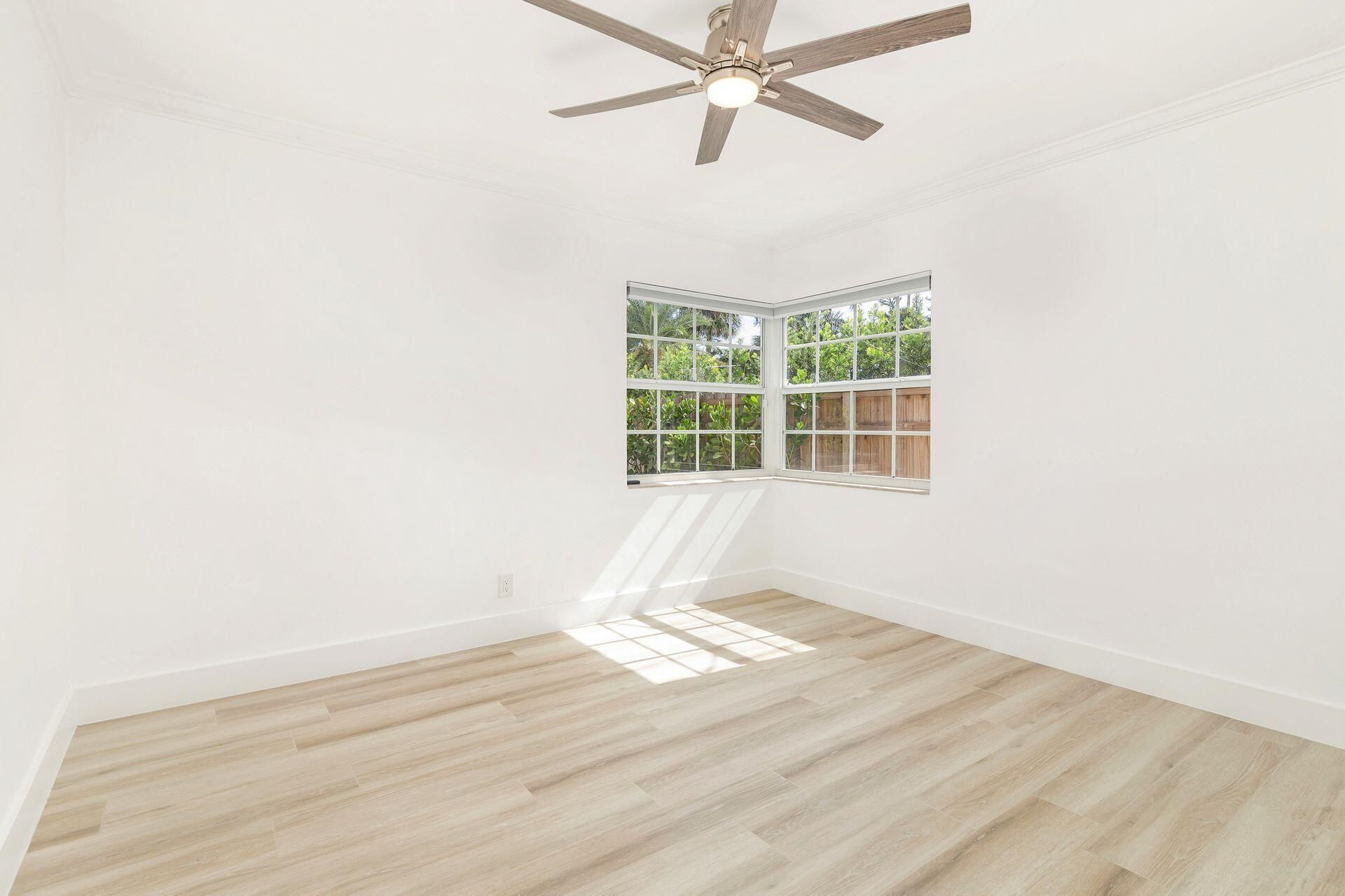 135 Edgewood Drive, West Palm Beach, FL 33405 Photo