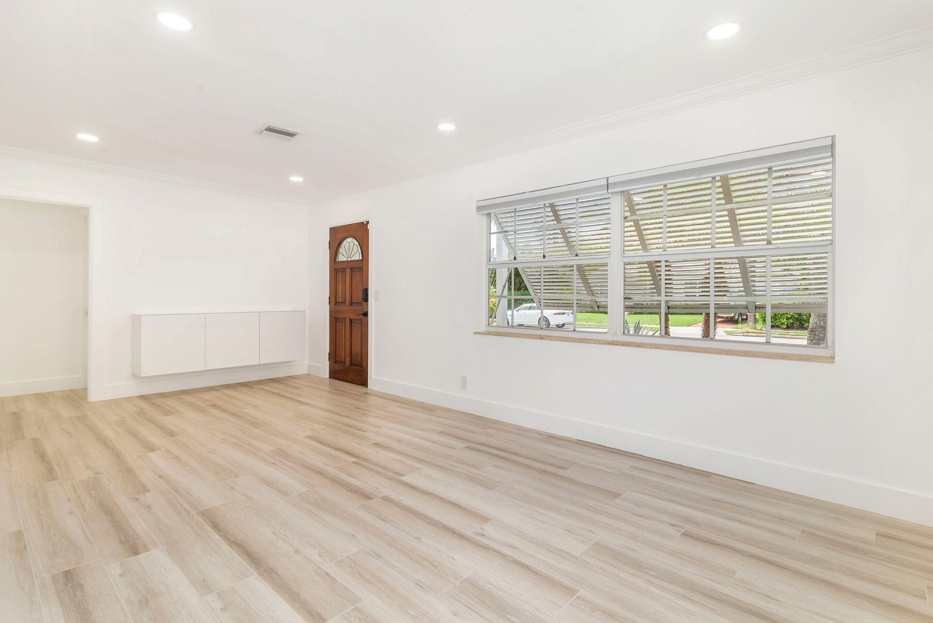 135 Edgewood Drive, West Palm Beach, FL 33405 Photo