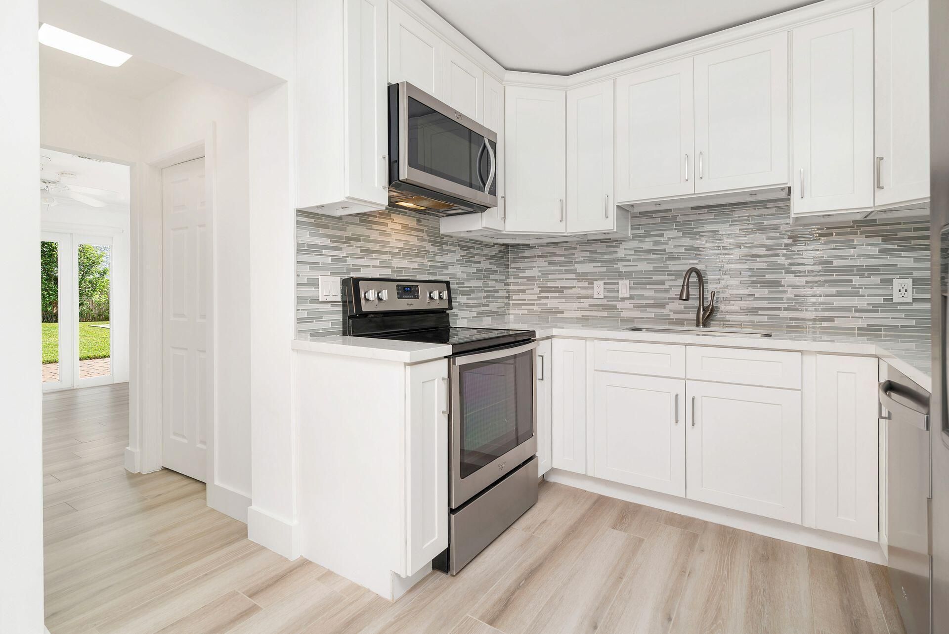 135 Edgewood Drive, West Palm Beach, FL 33405 Photo