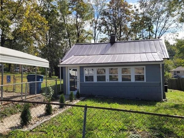 11909 E Kentucky Avenue, Sugar Creek, MO 64054