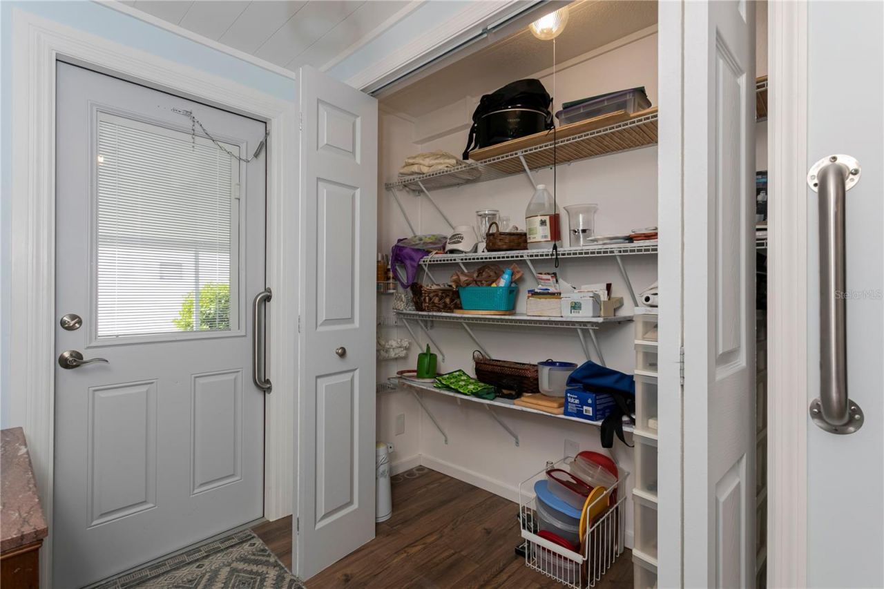 3329 Overcup Oak Terrace , Sarasota, FL 34237 Photo